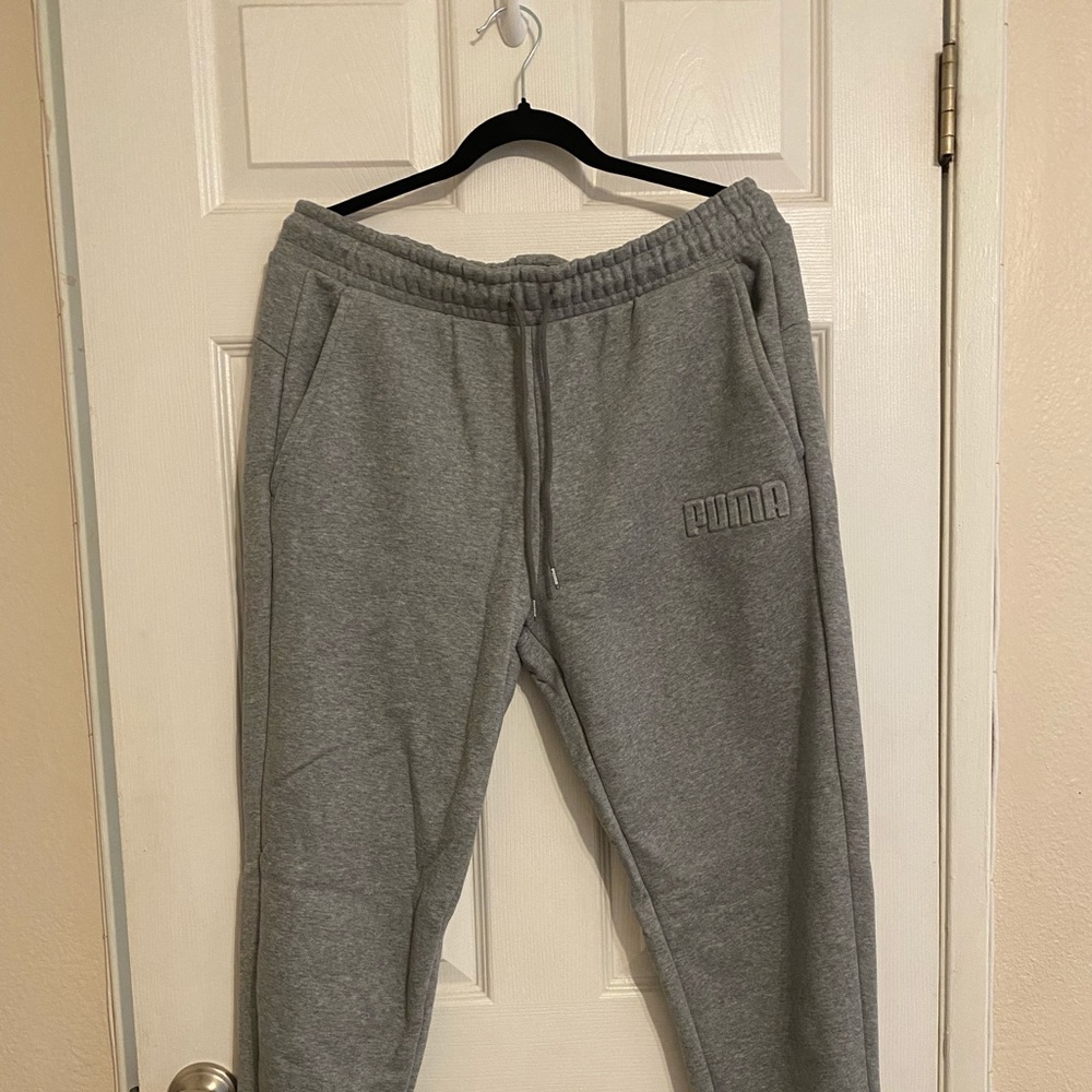 ⚠️SOLD⚠️Puma men’s joggers（Sold)